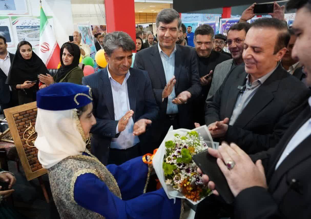 استاندار قزوین از نمایشگاه دستاوردهای مدیریت شهری و جشنواره فرهنگی