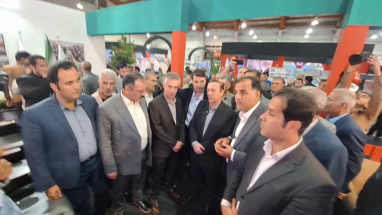 استاندار قزوین از نمایشگاه دستاوردهای مدیریت شهری و جشنواره فرهنگی
