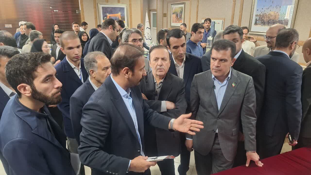 ۱۱ محصول دانش بنیان توسط معاون علمی رئیس جمهور در قزوین رونمایی شد