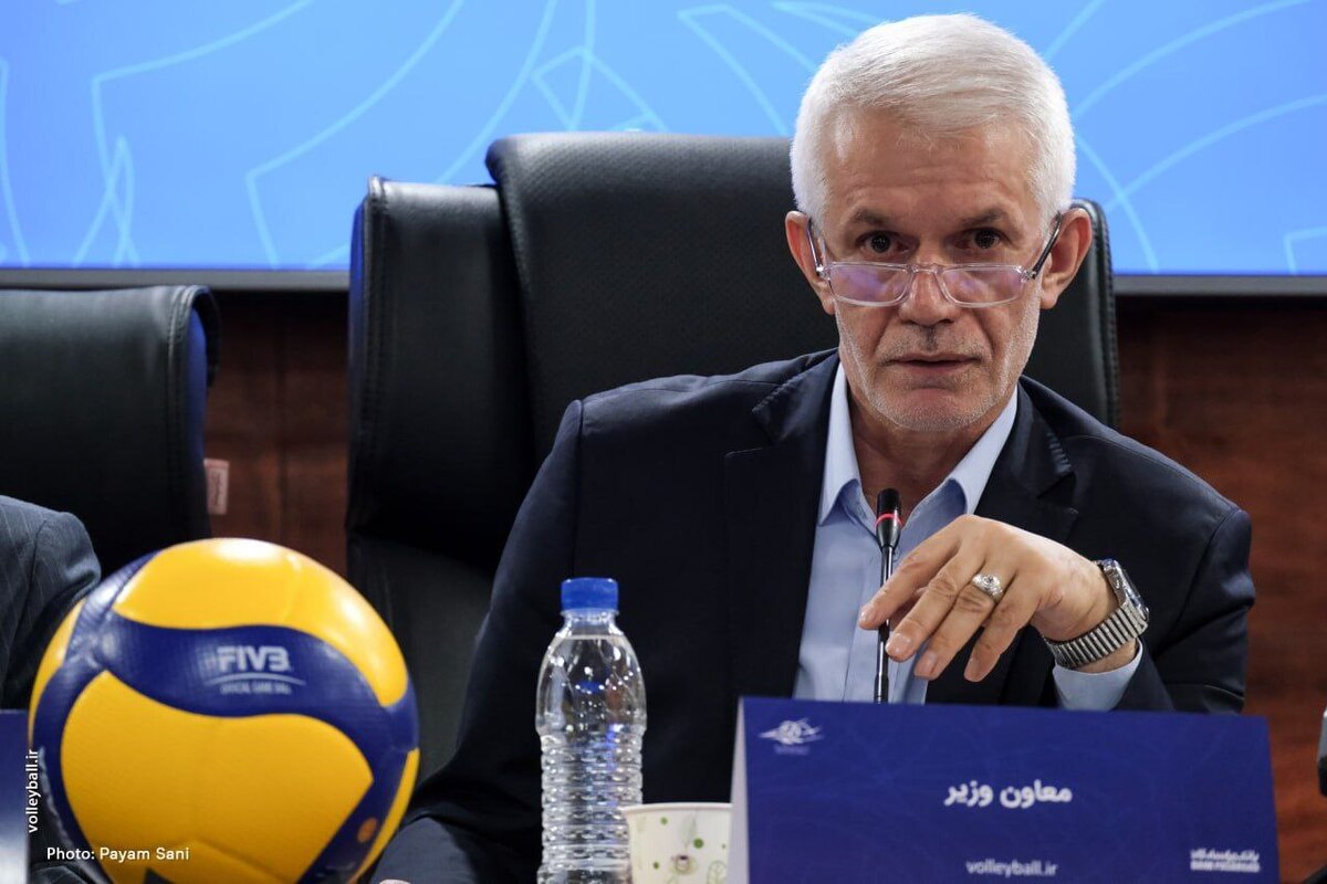 اسبقیان: تیم ملی والیبال حتما سهمیه المپیک لس‌آنجلس را کسب می‌کند/ با دستور دنیامالی زمین ۱۰۰۰ متری در اختیار فدراسیون والیبال قرار گرفت