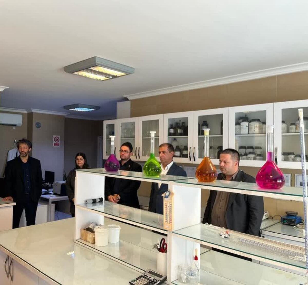 بازدید مدیرکل استاندارد استان البرز از شرکت شیمی ساختمان