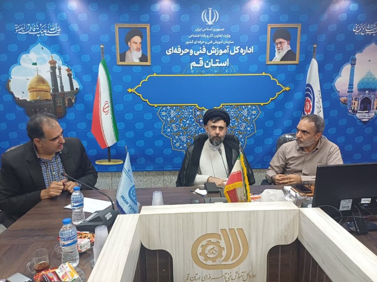 ارائه گزارش عملکرد پلتفرم «پیواز» در حضور مدیرکل آموزش فنی و حرفه‌ای قم