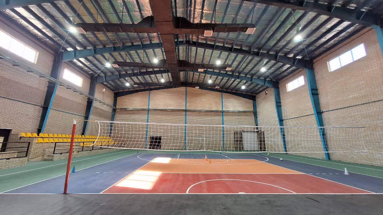 سوله ورزشی ناصرآباد در ناحیه منفصل شهری دانش افتتاح شد سوله ورزشی ناصرآباد در ناحیه منفصل شهری دانش افتتاح شد