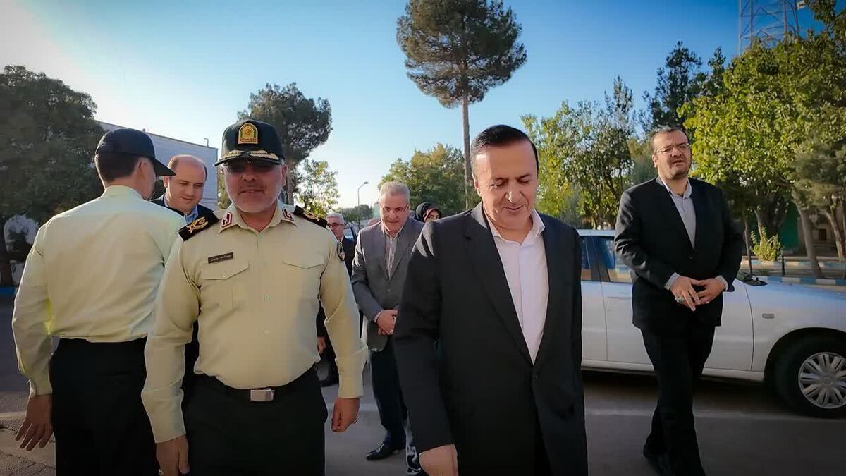 حضور استاندار قزوین در ستاد فرماندهی انتظامی استان به مناسبت هفته نیروی انتظامی