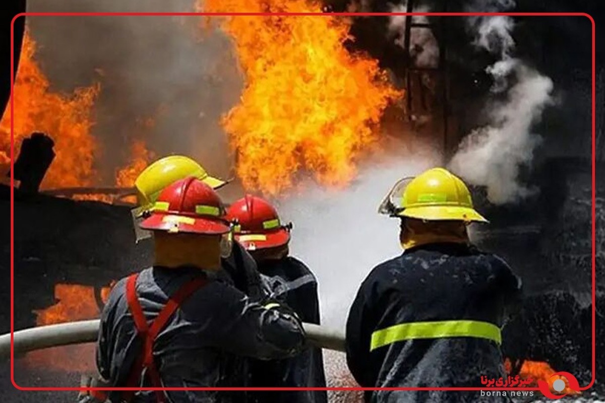 عملیات بامدادی برای مهار آتش سوزی در خیابان شهید رجایی