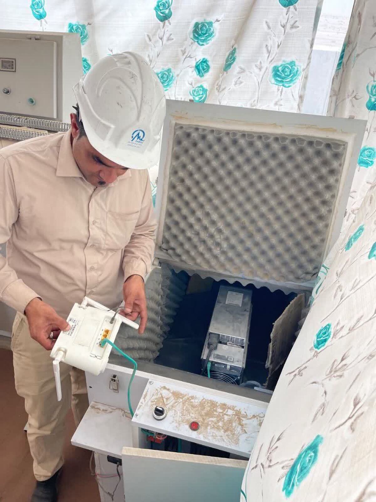 کشف دو دستگاه ماینر استخراج رمز ارز غیرمجاز در نهبندان