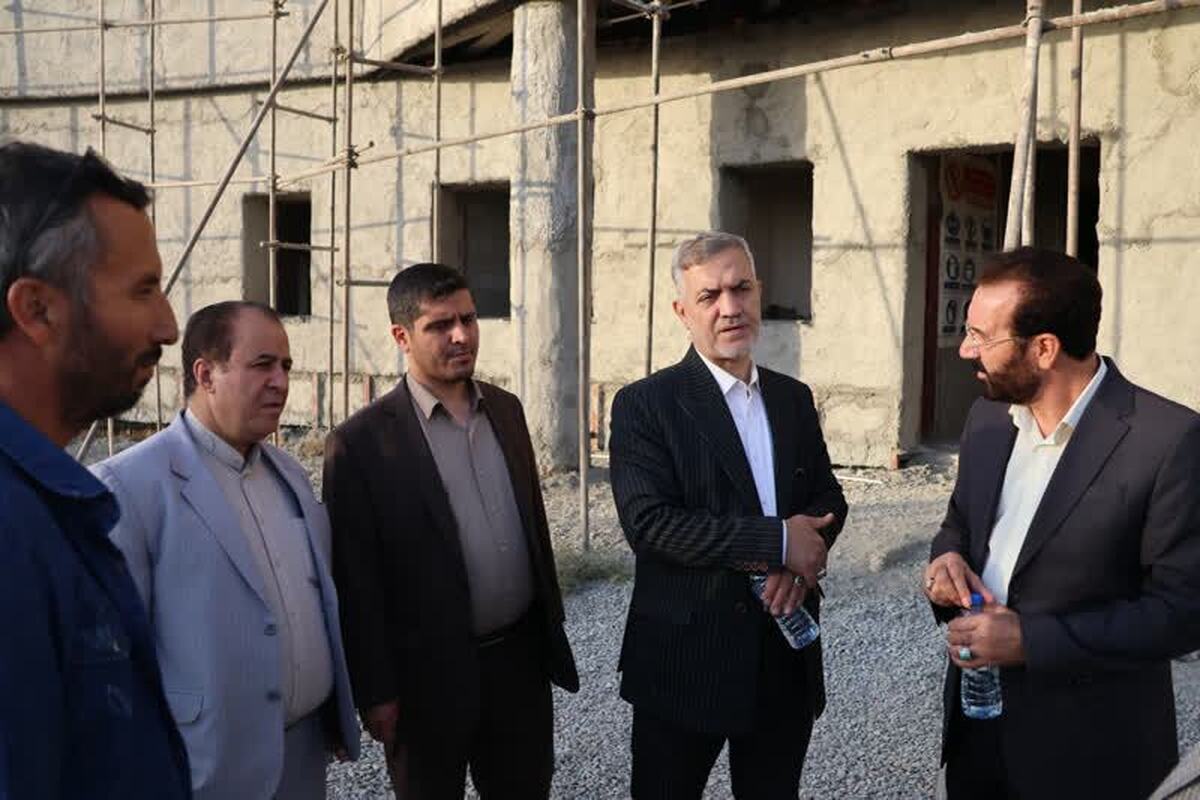 بازدید سرپرست فرمانداری بهارستان از پروژه های بهداشتی و درمانی شهرستان