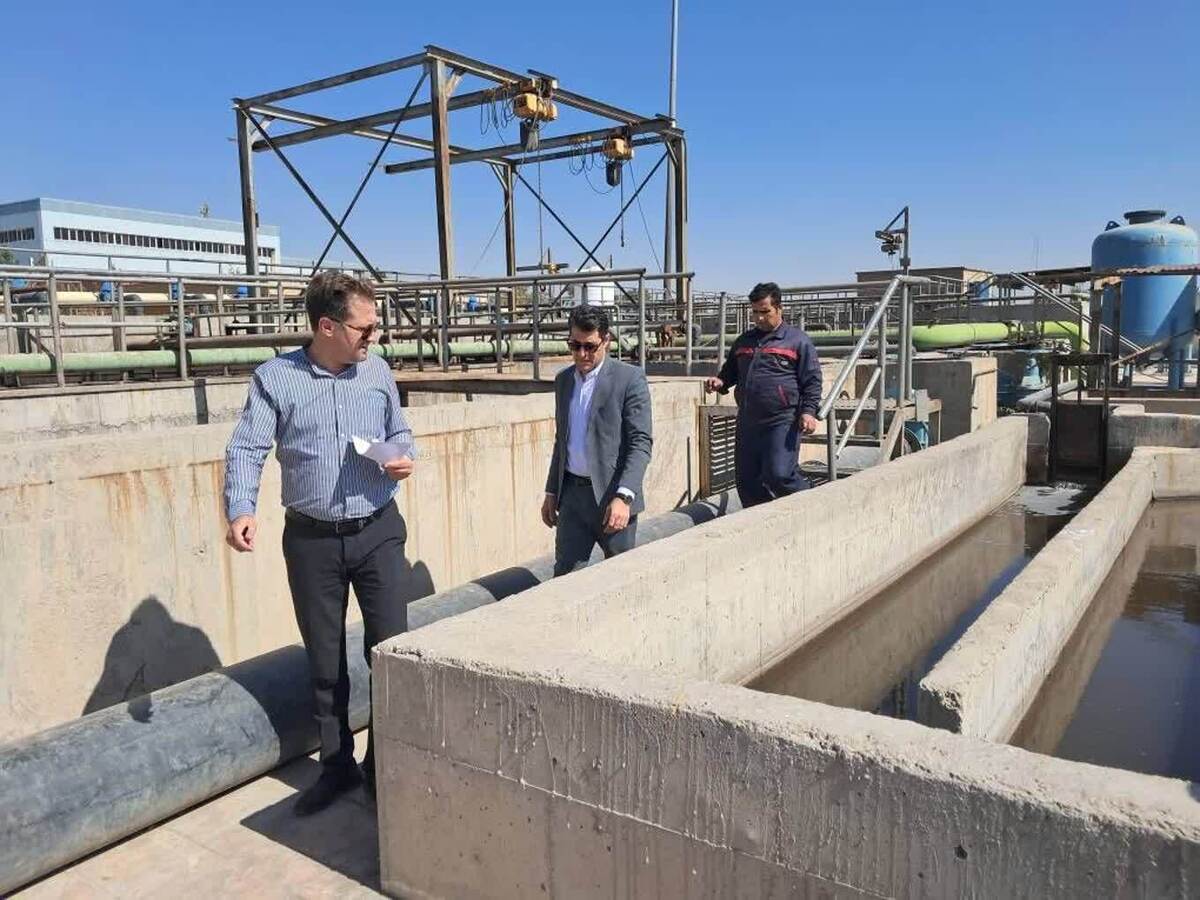 پایش تصفیه‌خانه‌های شهرک‌های صنعتی استان قزوین توسط کارشناسان محیط زیست