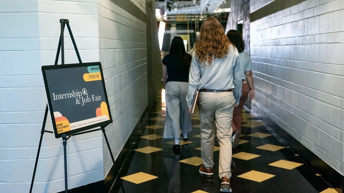 نرخ استخدام در آمریکا به پایین‌ترین سطح از سال ۲۰۰۹ رسید