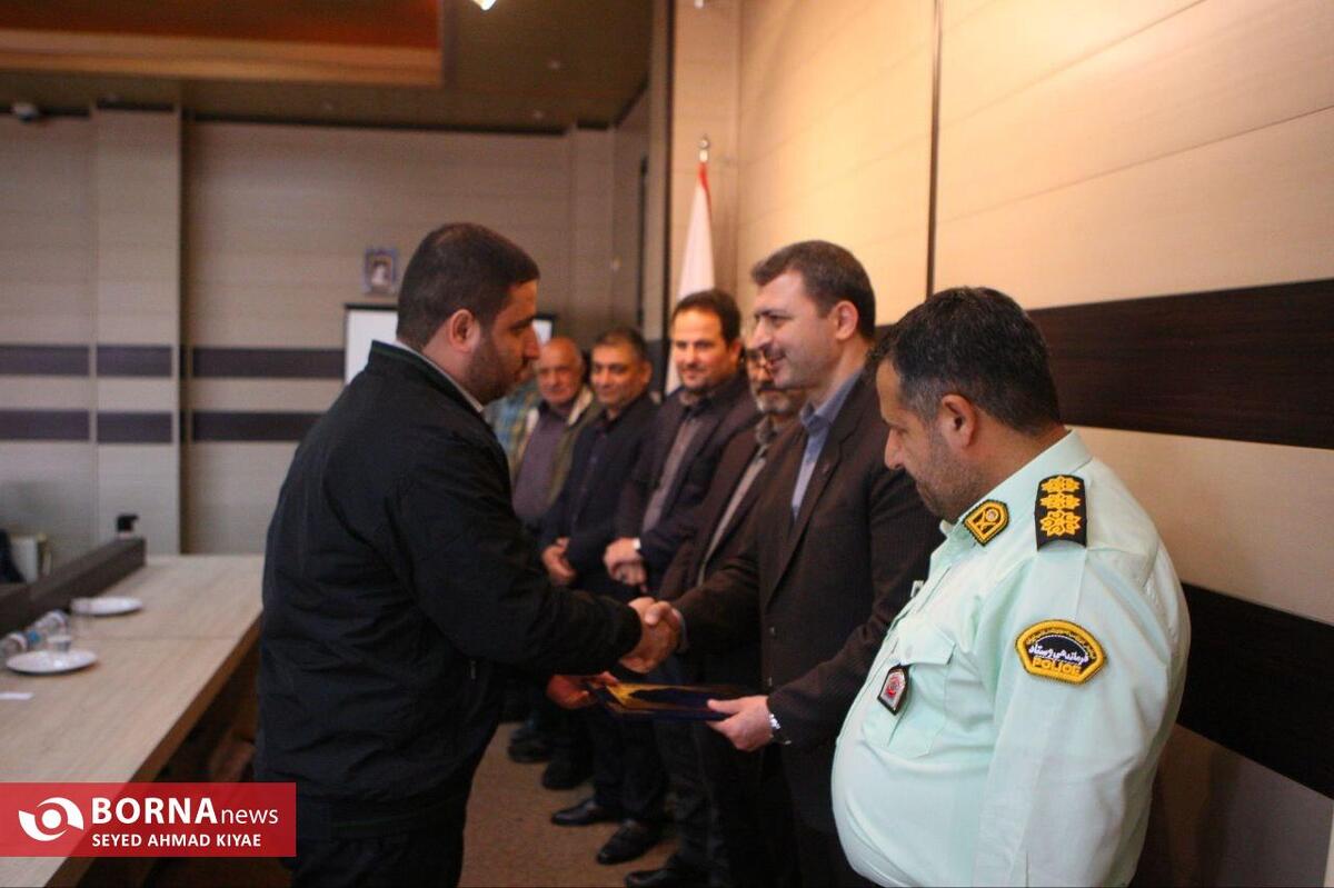 تجلیل اصناف و بازاریان لاهیجان از سبزپوشان نیروی انتظامی