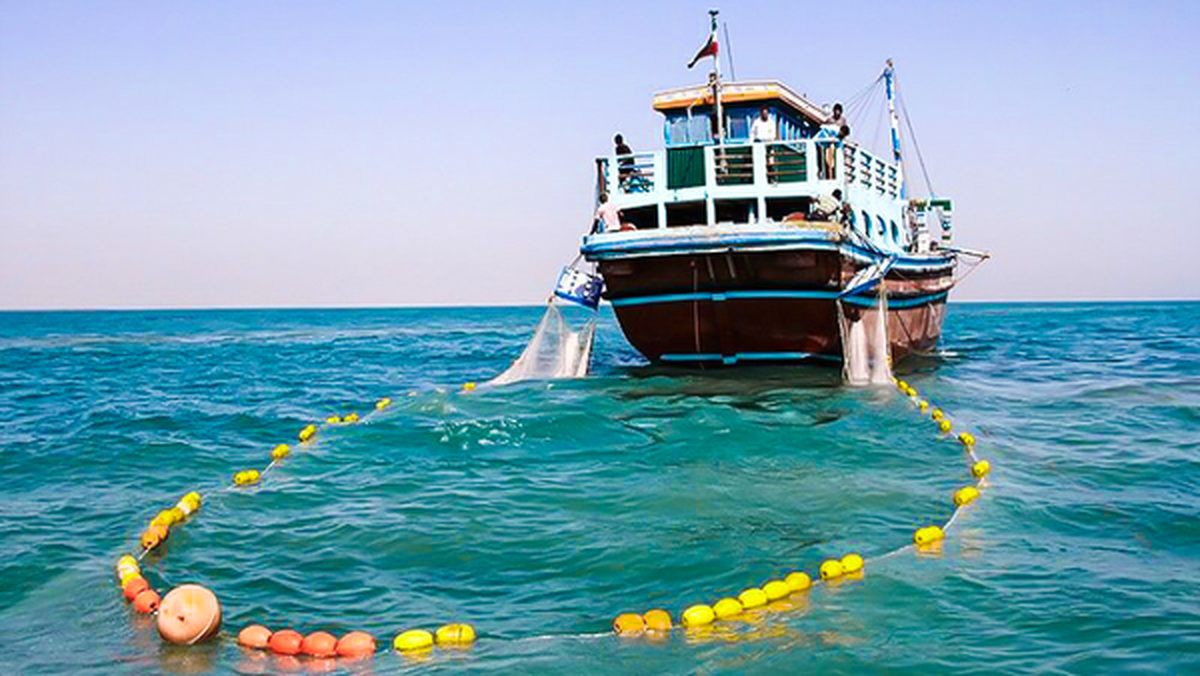 دستگیری ۱۷ صیاد ترال در خلیج فارس