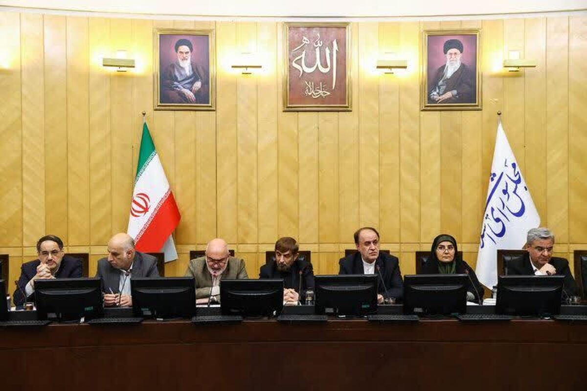 خوزستان در اولویت بودجه ۱۴۰۵؛ تاکید بر اجرای پروژه‌های پیشران و بر لایروبی اروند تا احیای هورالعظیم و اقتصادی مناطق جنگی