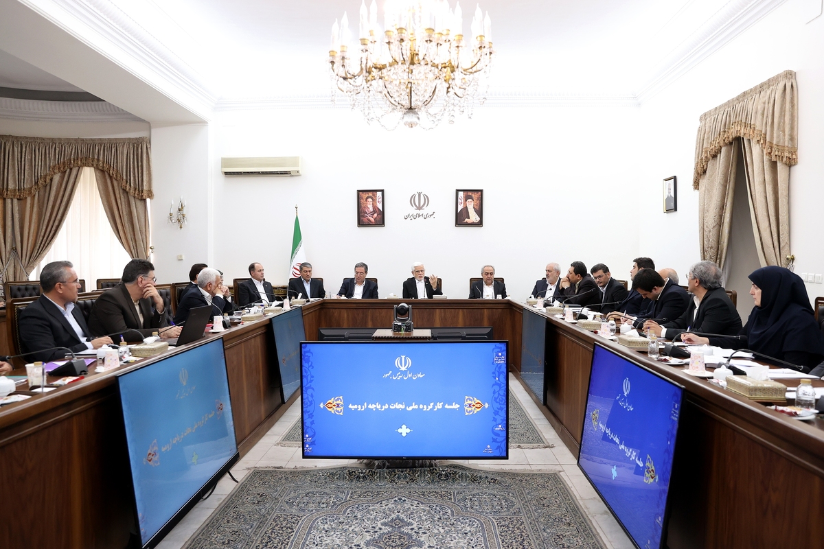 عارف: راهی جز اجماع نخبگانی و ورود تشکل‌های مردمی و محیط زیستی برای نجات دریاچه ارومیه وجود ندارد