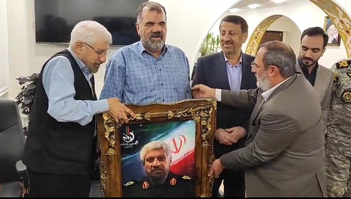 تجلیل از نام آوران و چهره‌های ملی در مراسم هفته فراجا