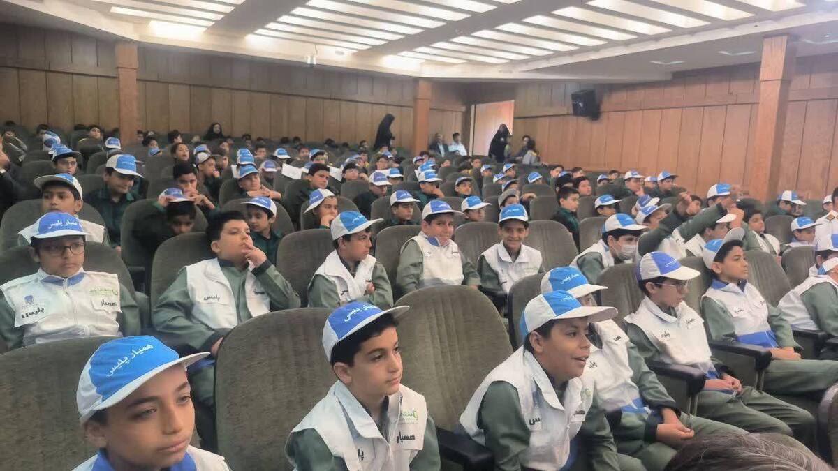 تجلیل از همیاران پلیس در یزد؛ گامی مؤثر برای کاهش حوادث ترافیکی