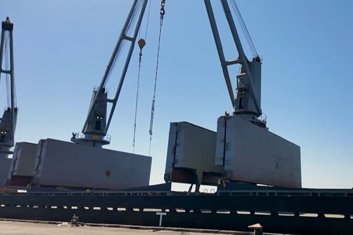 طوسی: بیش از ۱۱۸ هزار تُن کالا در بندر کیش تخلیه و بارگیری شد