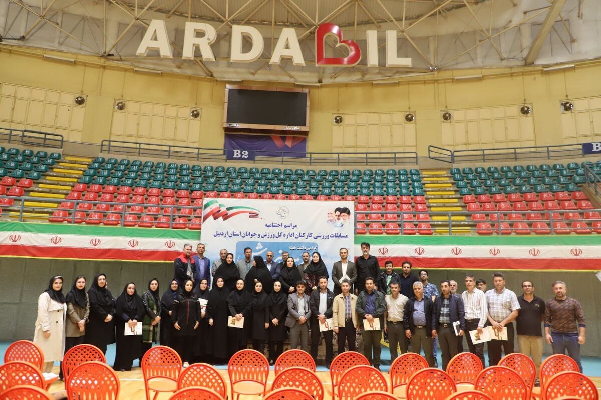 تأکید مدیرکل بر همدلی کارکنان برای توسعه ورزش استان