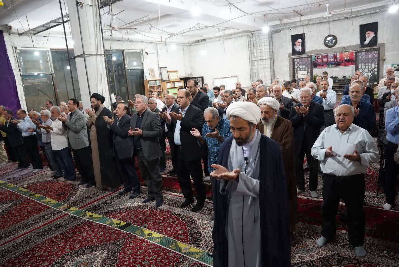 حضور استاندار قزوین در جمع نمازگزاران مسجد جواد الائمه(ع) ملاصدرا