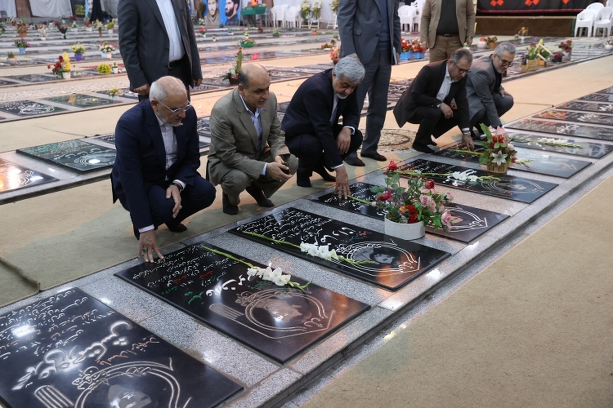 حضور حاجی بابایی در گلزار شهدای رشت و ادای احترام به مقام شهدا