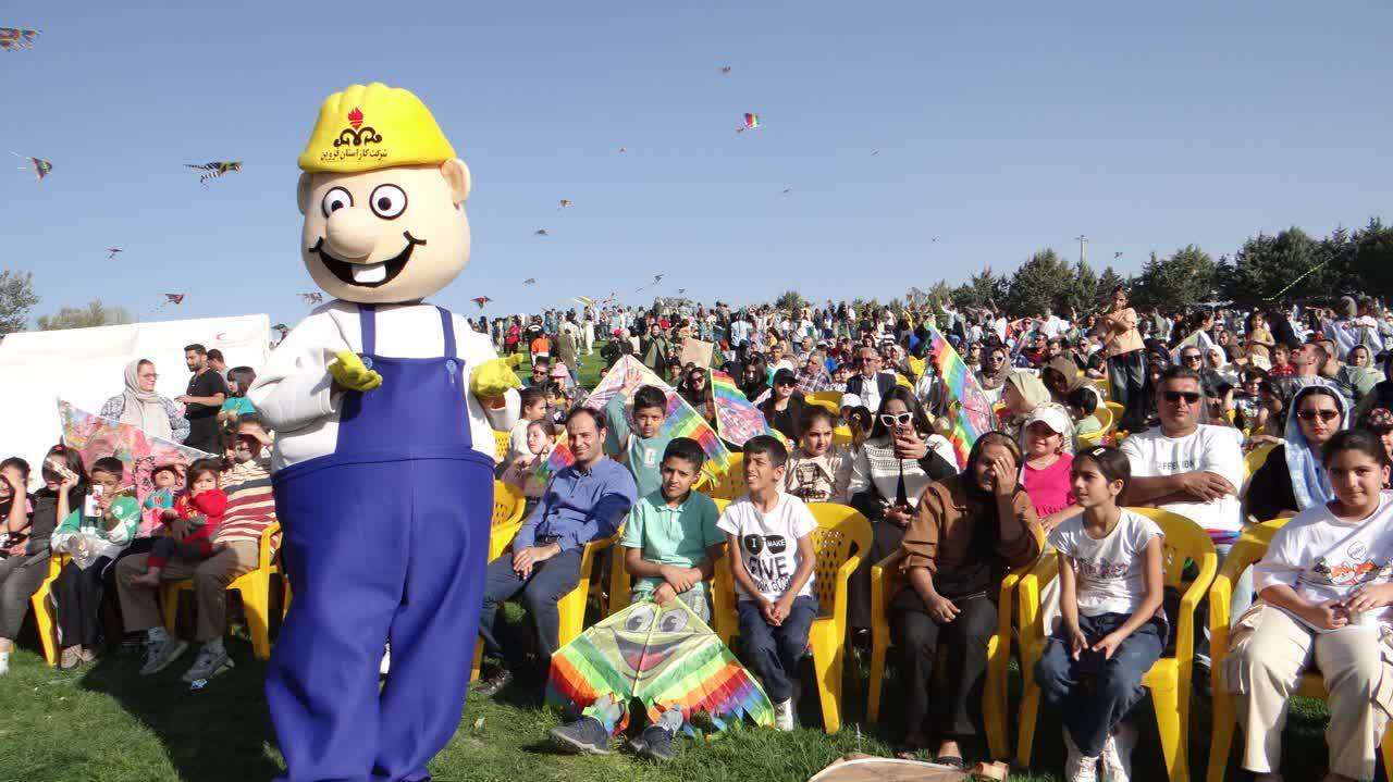 جشنواره بادبادک ها در بوستانی ملی باراجین قزوین برگزار شد