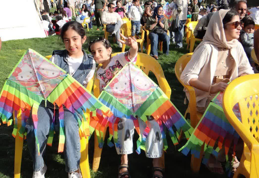 جشنواره بادبادک ها در بوستانی ملی باراجین قزوین برگزار شد
