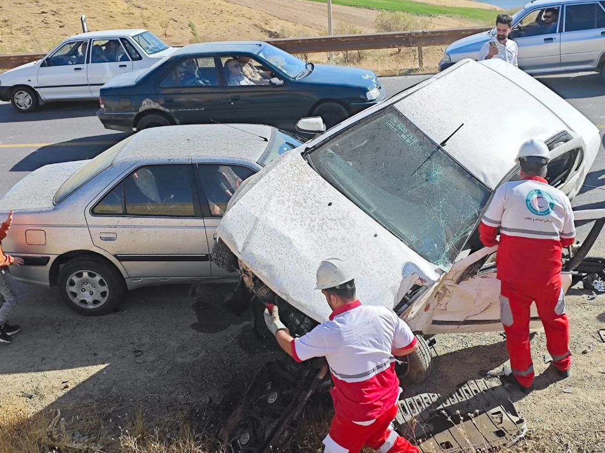 10 زخمی در واژگونی تویوتا استیشن در محور بانه – سردشت
