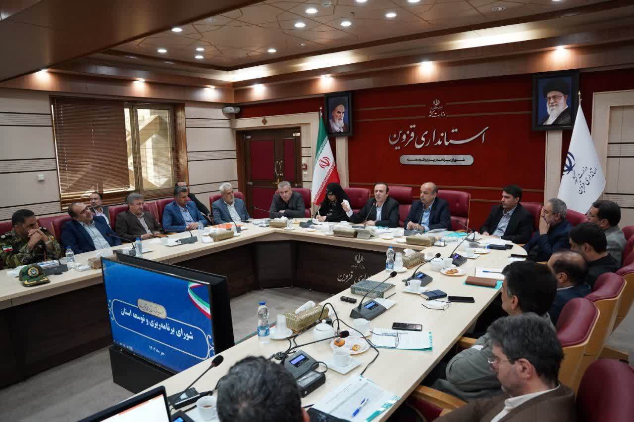 نوذری: ابرپروژه ۱۲.۵ هزار میلیارد تومانی در استان قزوین کلید خورد نوذری: ابرپروژه ۱۲.۵ هزار میلیارد تومانی در استان قزوین کلید خورد