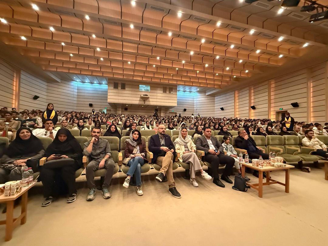 تغییر نظام آموزشی با اجرای چند پروژه جدید توسط موسسه الماس / دکتر سینا اسدی پویا: باید به مافیای کنکور در شیراز پایان داد تغییر نظام آموزشی با اجرای چند پروژه جدید توسط موسسه الماس / دکتر سینا اسدی پویا: باید به مافیای کنکور در شیراز پایان داد