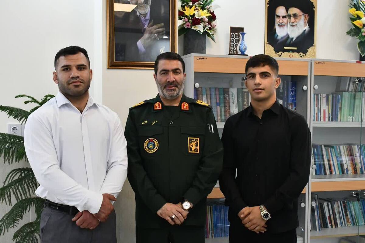 تجلیل فرمانده سپاه فتح از قهرمانان کشتی در کهگیلویه و بویراحمد