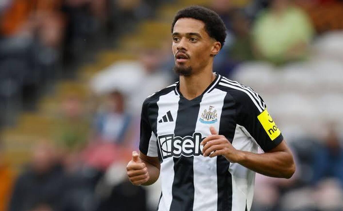 جمال لوییس تست داد و تهران را ترک کرد/ مدافع ایرلندی یک قدم تا پرسپولیسی شدن