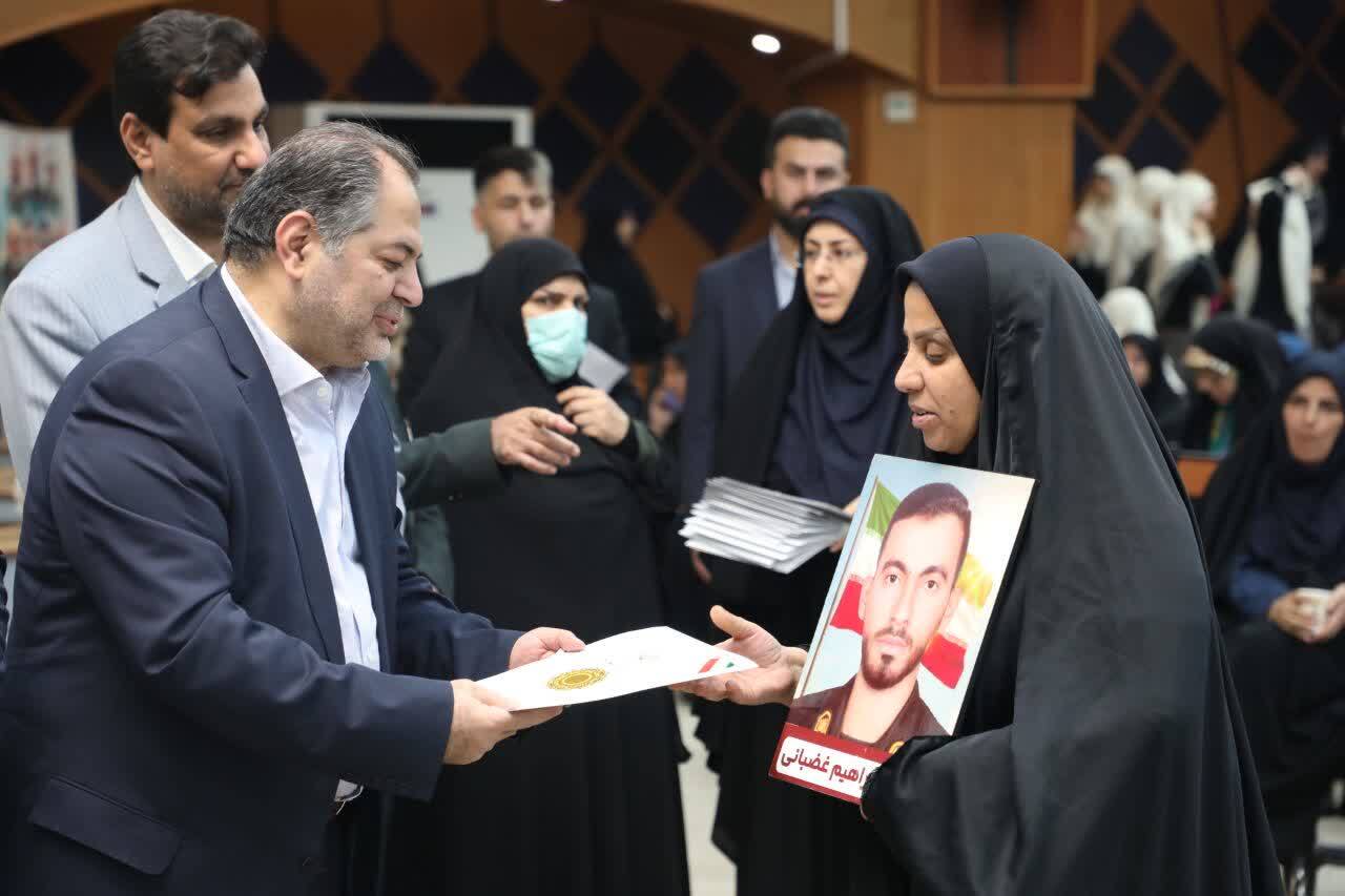 استاندار: طراحی استکبار برای جدا کردن خوزستان از ایران ناکام ماند / ایستادگی جانانه در برابر تجاوز سند هویت ملت ایران است