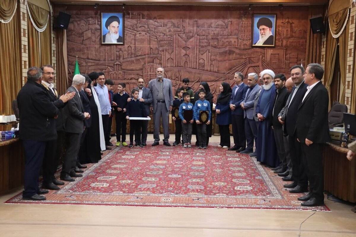 تجلیل شهردار و اعضای شورای اسلامی شهر تبریز از خانواده‌های معظم شهدای اقتدار و نخبگان ورزشی و فرهنگی شهر