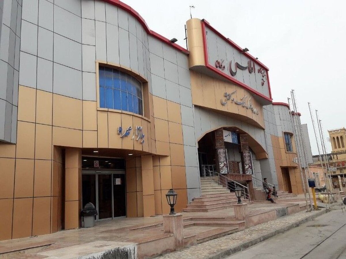 آتش سوزی بندر درگهان در قشم/ تلاش برای مهار آتش سوزی هولناک + فیلم