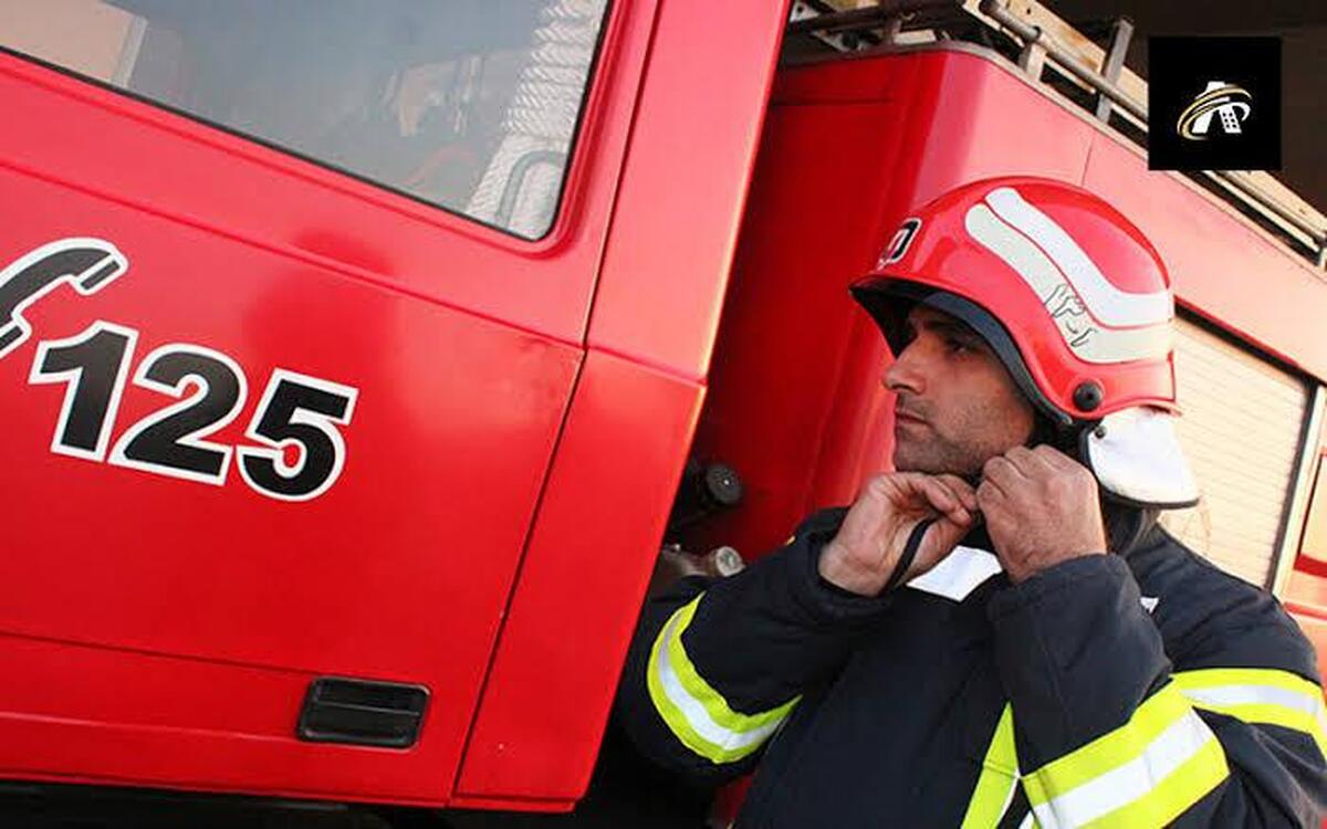 مهار آتش‌سوزی در بازار اطلس درگهان قشم با تلاش نیروهای آتش‌نشانی