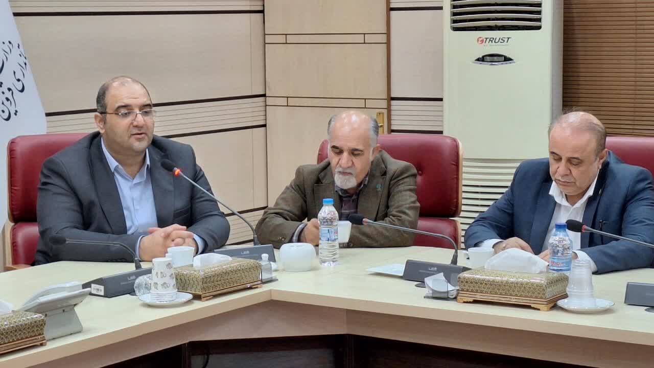 بخشهای«خط تعلیق» و«خوشنویسی های مدرن» در جشنواره هشتم خوشنویسی اضافه شد بخشهای«خط تعلیق» و«خوشنویسی های مدرن» در جشنواره هشتم خوشنویسی اضافه شد