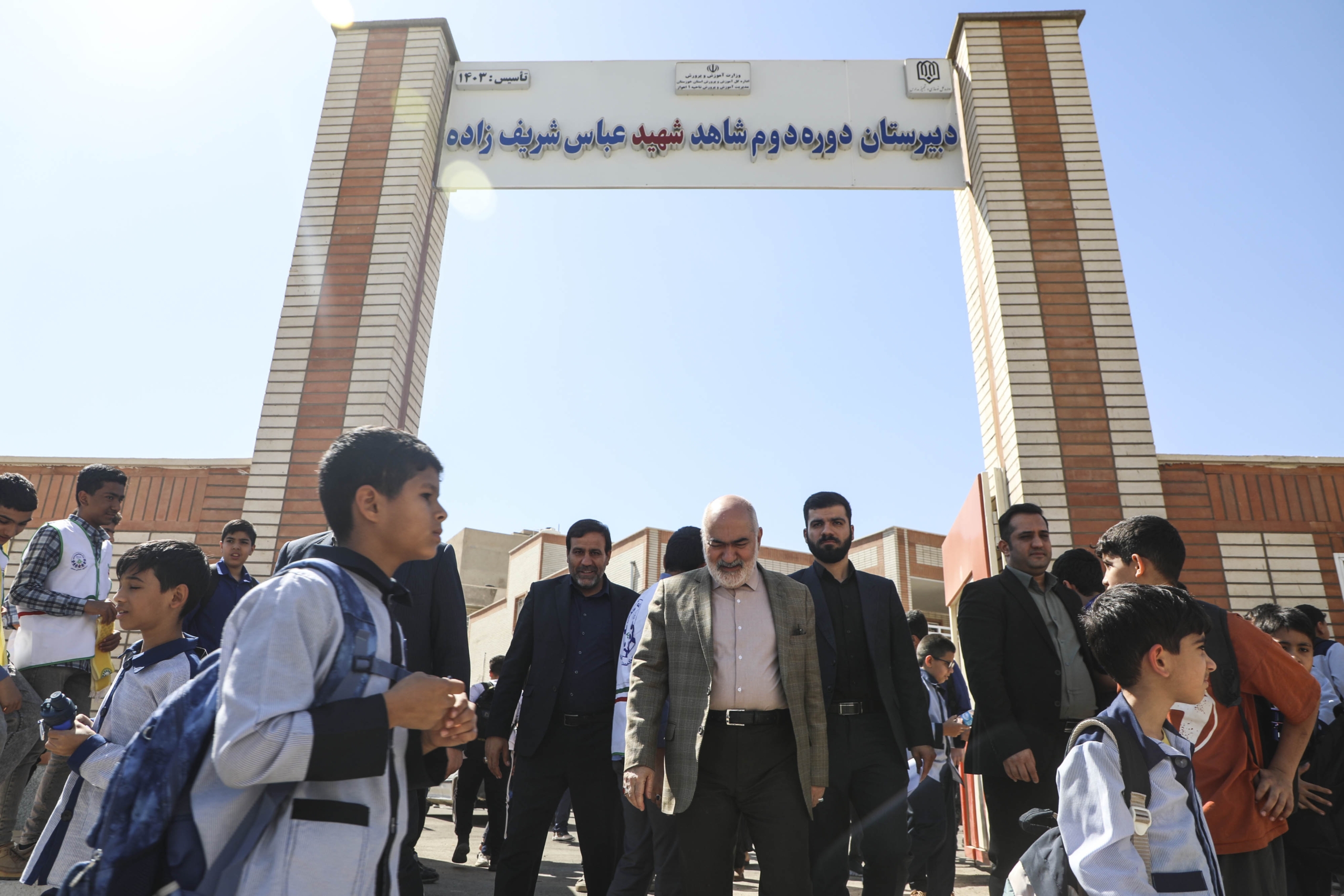 افتتاح ۱۴۷ مدرسه جدید در خوزستان با حضور وبیناری رییس‌جمهور / استاندار خوزستان: ۶۰۰ کلاس درس جدید به بهره‌برداری رسید