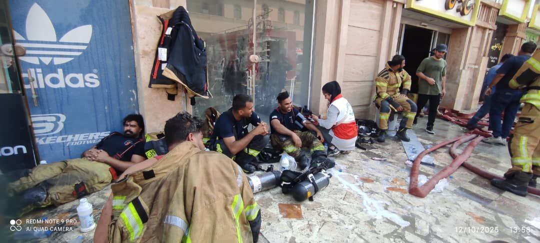 ۷ ساعت عملیات نفسگیر برای مهار آتش‌سوزی بازار بزرگ اطلس قشم – درگهان