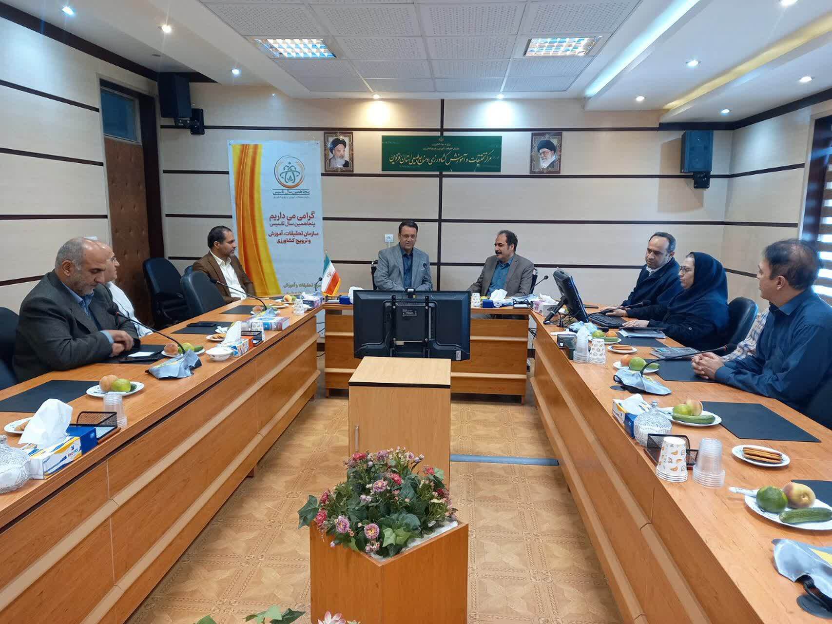 فرماندار قزوین: تقویت پیوند پژوهش و تولید، مسیر تحقق کشاورزی دانشبنیان است فرماندار قزوین: تقویت پیوند پژوهش و تولید، مسیر تحقق کشاورزی دانشبنیان است