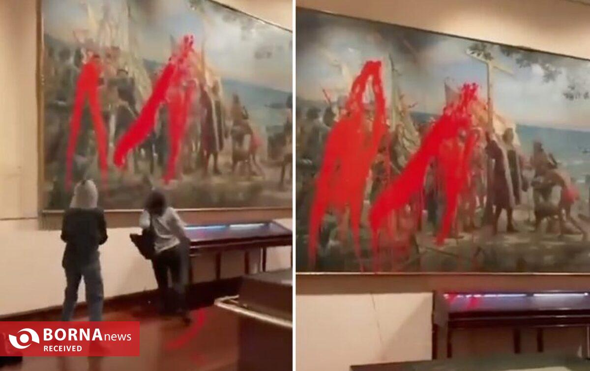 اعتراض محیط‌زیستی با رنگ قرمز روی نقاشی تاریخی کریستف کلمب در مادرید+ فیلم