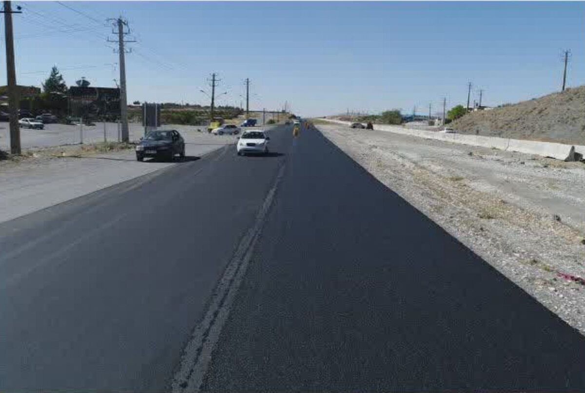 بهسازی و روکش آسفالت ۸۱۷ کیلومتر از محورهای مواصلاتی لرستان

‌