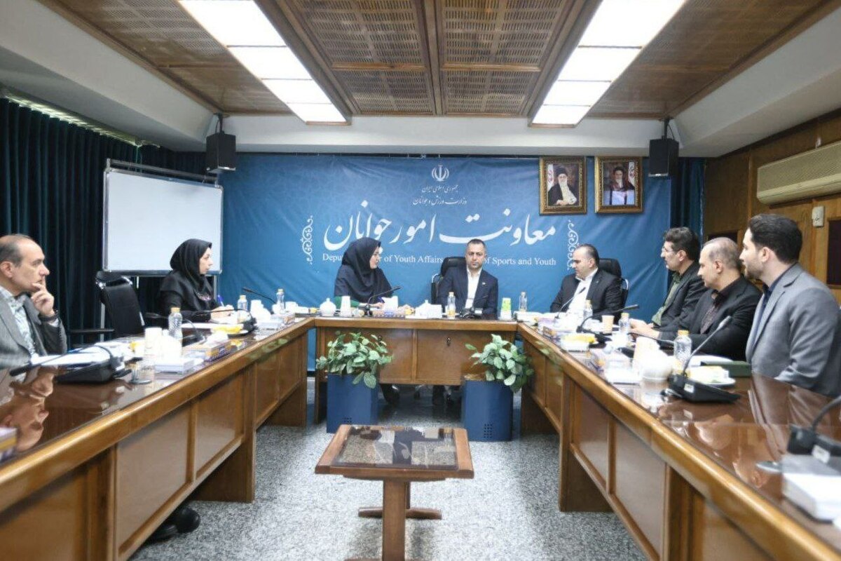 بررسی راهکار‌های تسهیل و تسریع در ارائه تسهیلات اشتغال‌زایی به جوانان