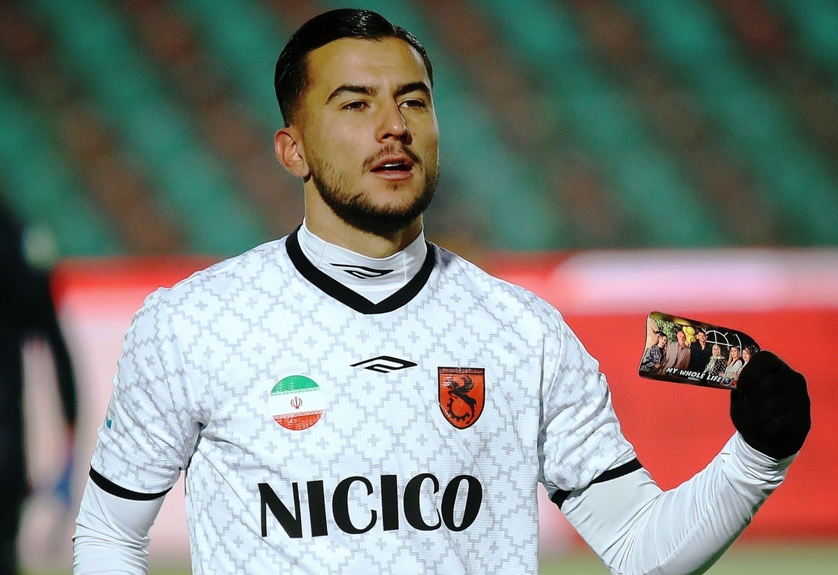 هافبک مس رفسنجان: با بی‌مهری از پیکان کنار گذاشته شدم/ فریب شرایط استقلال را نمی‌خوریم