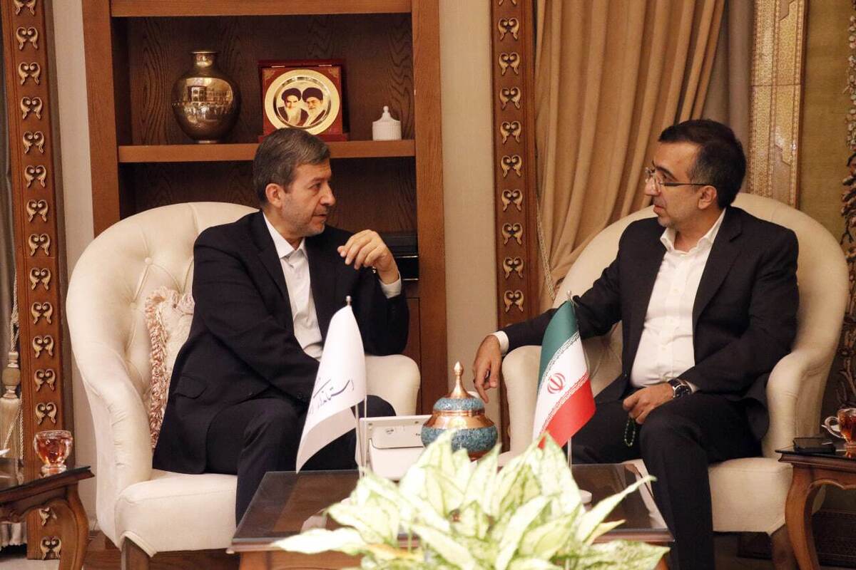 استاندار اصفهان: خواستار توسعه شبکه‌های فیبر نوری در اصفهان هستیم