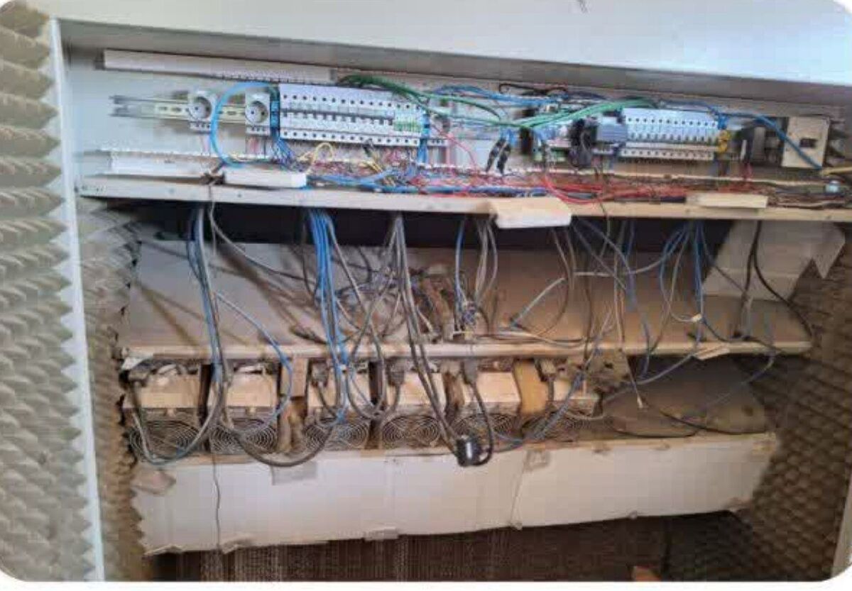 کشف مزارع غیرمجاز استخراج رمز ارز در خرم‌آباد