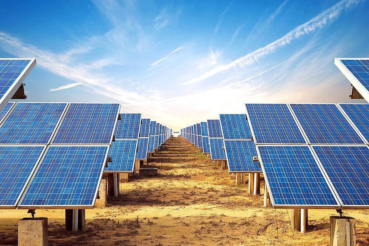 عملیات اجرایی نخستین نیروگاه خورشیدی ۲۰ مگاواتی تفرش آغاز شد