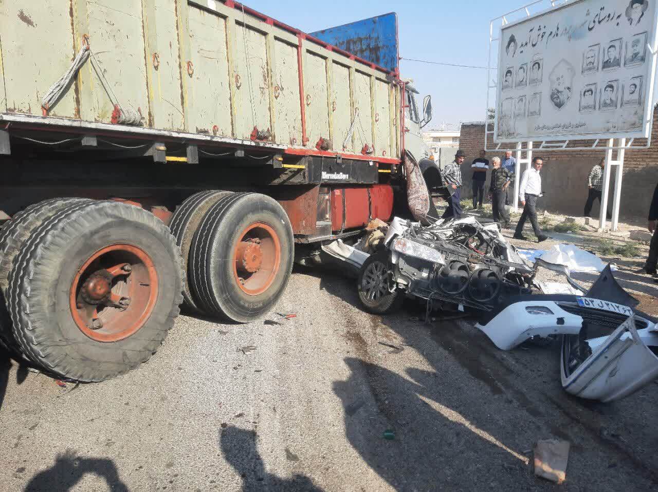 بی‌احتیاطی پراید و قصور راهداری فسا / مرگ تلخ ۵ پزشک و دستیار در تصادف دلخراش محور فسا – داراب