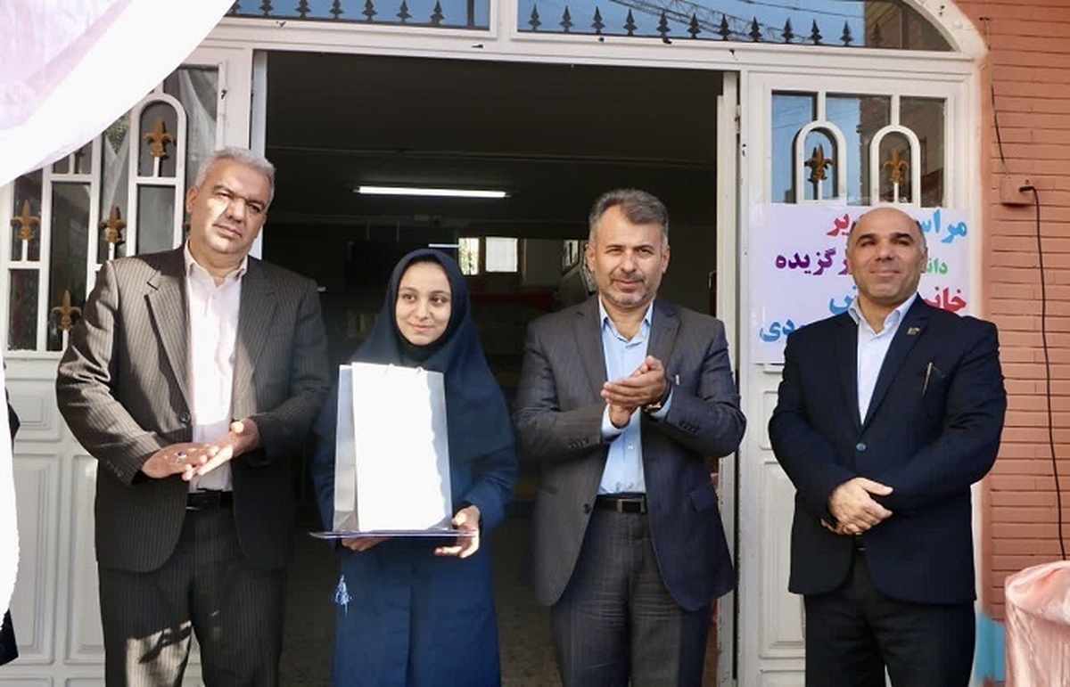 تجلیل از دانش آموز قزوینی رتبه دوم مسابقات ایران دیجیتال