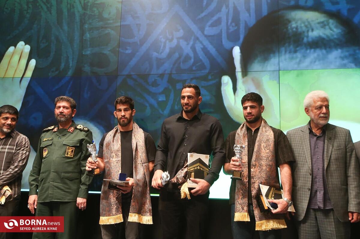 مراسم تجلیل از قهرمانان کشتی تهرانی