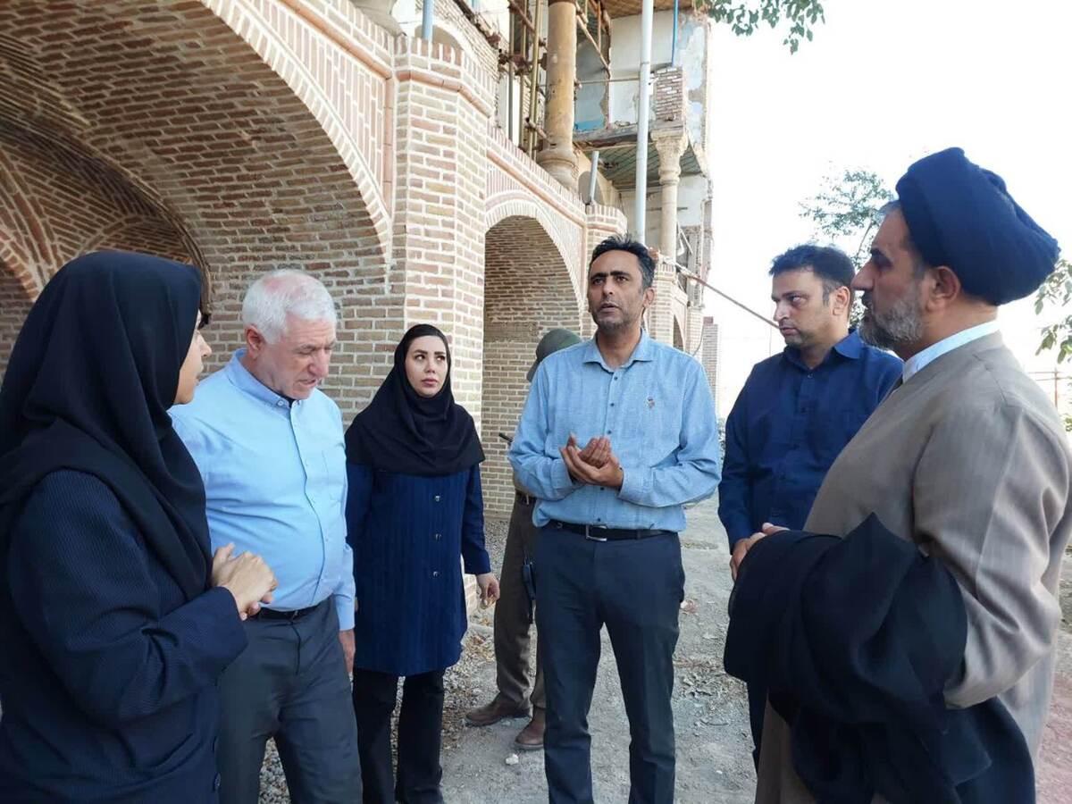 بازدید مدیرعامل صندوق توسعه و احیای کشور از پروژه مرمت گراند هتل قزوین 