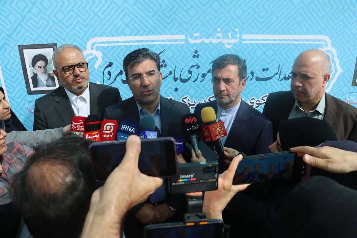 آئین خشت‌گذاری و کلنگ زنی احداث سه مدرسه در کهریزک برگزار شد